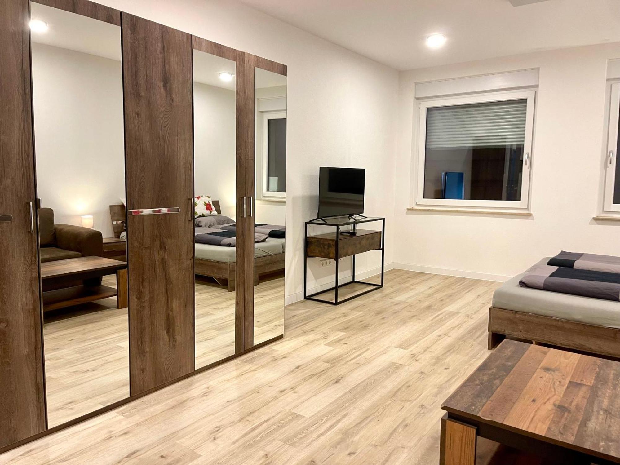Neu Grosse Einzimmerwohnung Im Zentrum Goldstadt Pforzheim Schloessle ภายนอก รูปภาพ