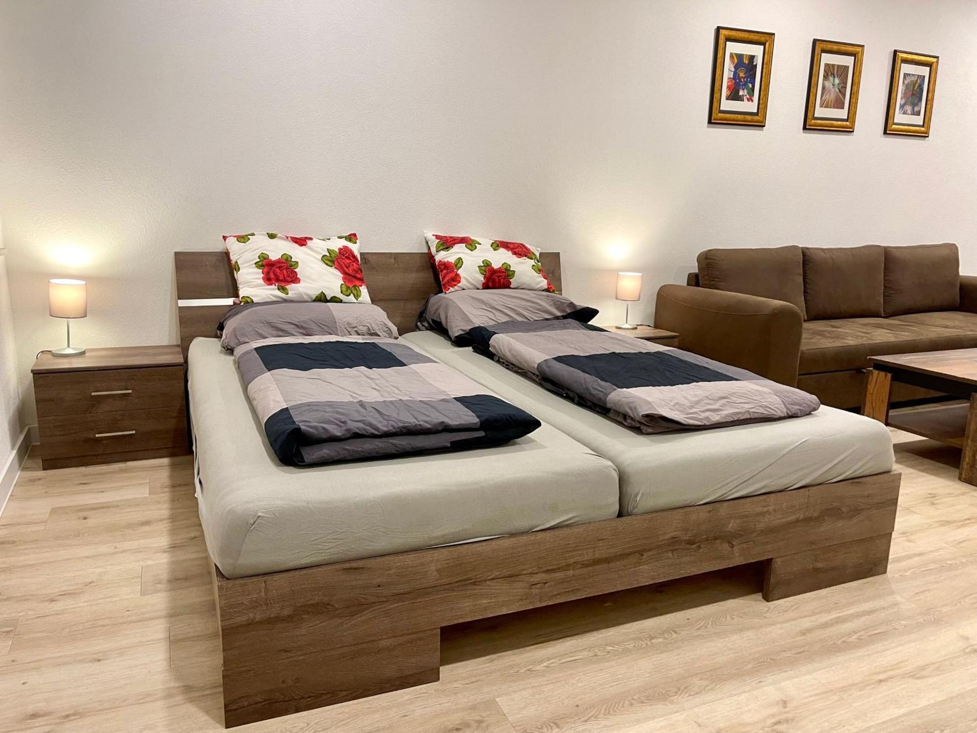 Neu Grosse Einzimmerwohnung Im Zentrum Goldstadt Pforzheim Schloessle ภายนอก รูปภาพ